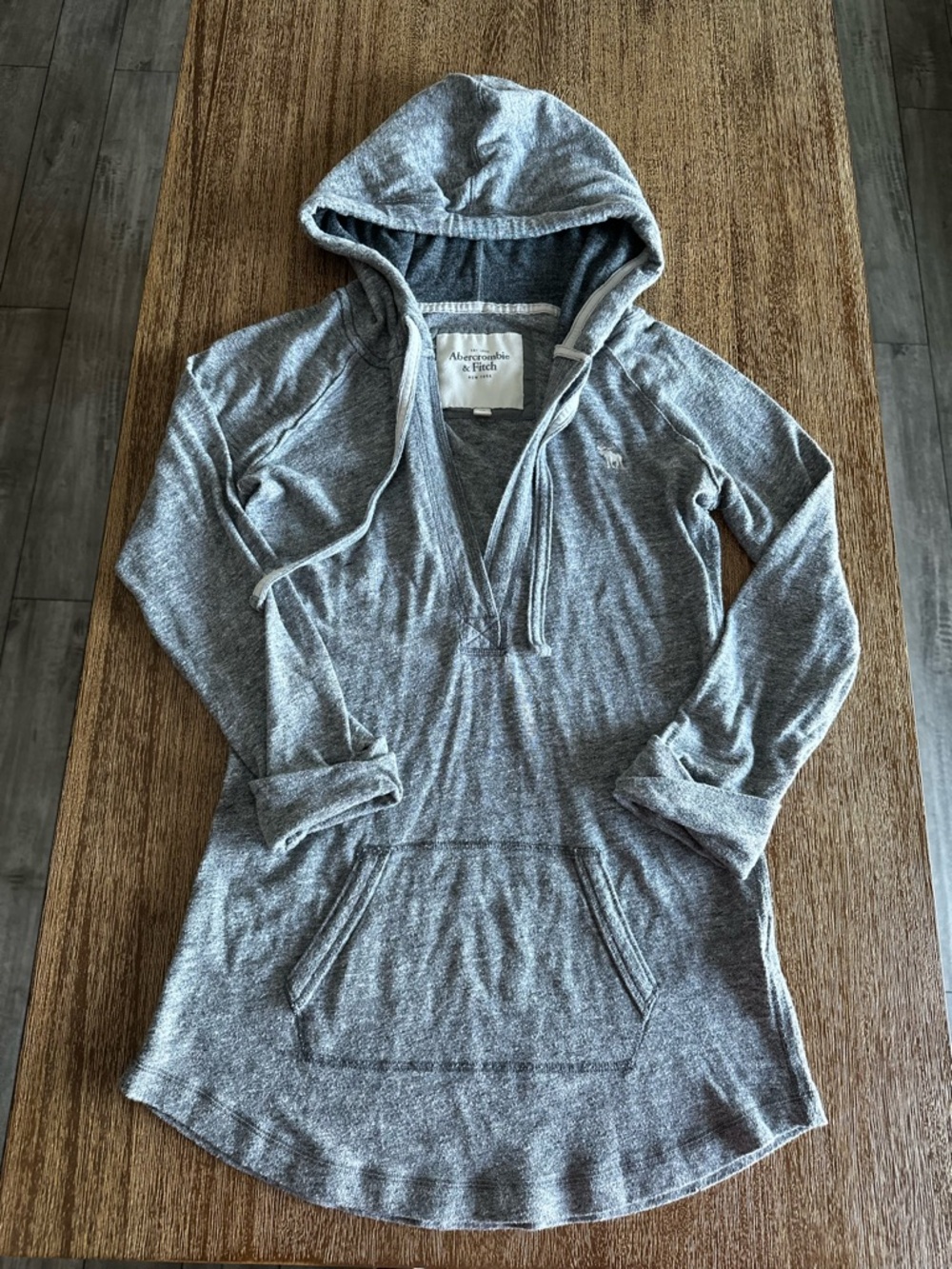 EUC Abercrombie & Fitch Y2K Babydoll Hoodie V Neck Sweater Size XS